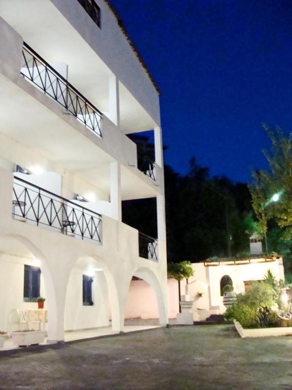 Villa Diamanti Kanapitsa  Экстерьер фото